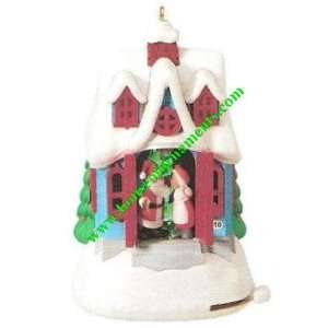  KRINGLEVILLE   1ST   KISSMAS COTTAGE   HALLMARK ORNAMENT 