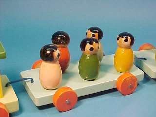 VINTAGE WOODEN TRAIN w FIGURES PULL TOY 1950s ARGENTINA  