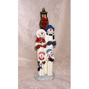  Adorable Snowman Family Figurine. 