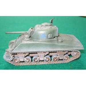   HaT Industries 1/74 Sherman M4A3 Tank w/75mm Gun Kit (2) Toys & Games