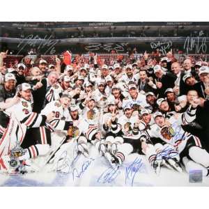 Chicago Blackhawks   2010 Stanley Cup Celebration   Team Autographed 