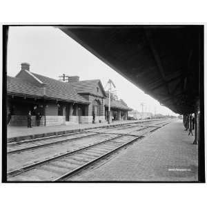  Chicago & North Western Railway station,Elmhurst,Ill 