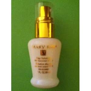 Mary Kay Day Solution with Sunscreen SPF 15  1 Fl. Oz.