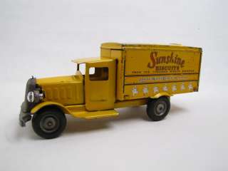 Vintage Metalcraft Sunshine Biscuits Dlv Truck W/Lights  