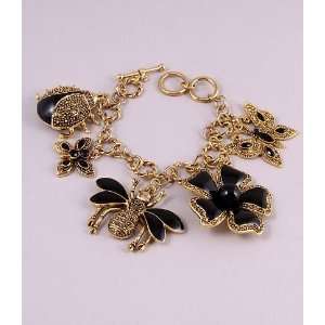   Charm Bracelet with Butterfly Flower Pattern Gold 