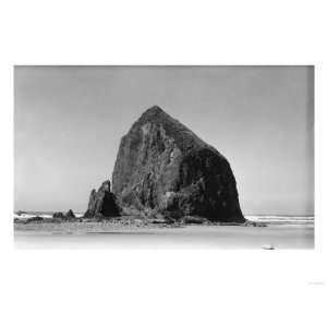  Haystack Rock at Cannon Beach, Oregon Photograph   Cannon Beach 