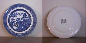 JOHNSON BROTHERS ENGLAND BLUE WILLOW DINNER PLATE  