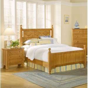   Bed by Vaughan Bassett   Pinstripe Pine (800 667R)