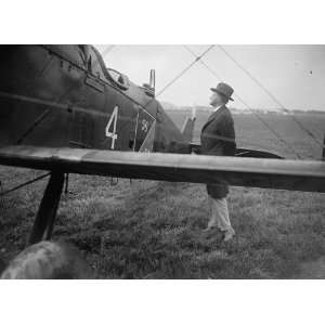   planes at Bowling i.e., Bolling Field, Washington