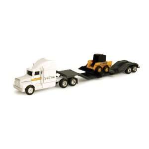    John Deere Construction Semi truck with Skidsteer Toys & Games