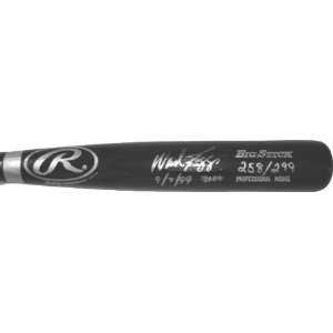 Wade Boggs Autographed Rawlings Game Model Bat with Date & 3000 Hits 