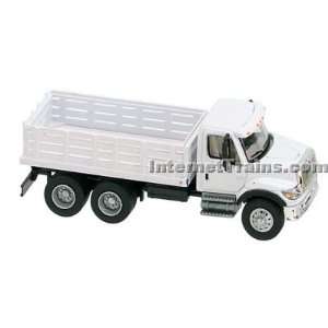   Scale International 7000 3 Axle Stake Bed Truck   White Toys & Games