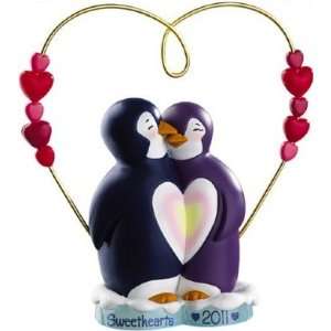  Carlton Cards Heirloom Sweethearts Penguin Couple 