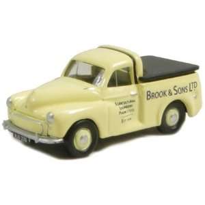    Classix Em76652 Morris Minor Pick Up Brook & Sons Toys & Games