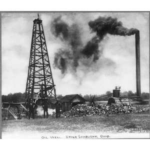  Oil well,Upper Sandusky,Ohio,OH,c1910,Single Well,smoke 
