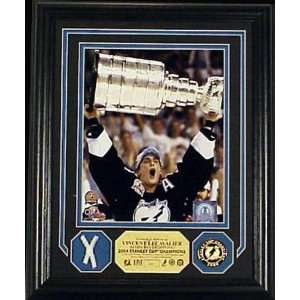   Stanley Cup Photo Mint with Game Used Stanley Cup Finals Net Sports