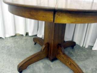 Antique Round Top Pedestal Table in Dark Oak Great Condition Country 