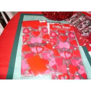   Valentines Day Cello Party Bags   25 with Twist Ties Toys & Games