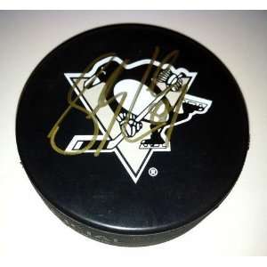 Sidney Crosby Signed Hockey Puck   Ice   Autographed NHL 
