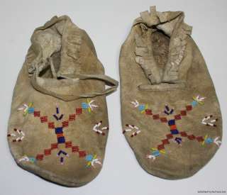 NATIVE AMERICAN LEATHER VINTAGE ANTIQUE BEADED ART INDIAN MOCCASINS 