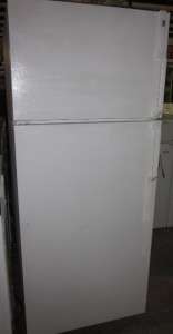 White 16 c.f. GE Refridgerator with Ice Maker  