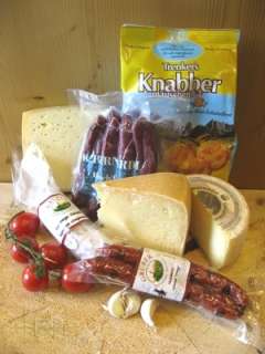 Südtiroler Feinschmeckersortiment, bestehend aus leckeren Käse  und 