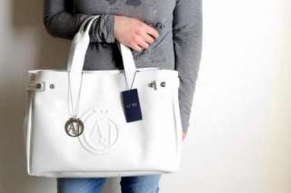 Armani Jeans  tasche handtasche lack weiße Farbe  