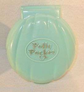 1989 Bluebird Polly Pocket beach house shell locket  