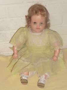 1953 MAGIC FLESH VINYL HEAD OILCLOTH BABY DOLL WITH SARAN WIG IDEAL 20 