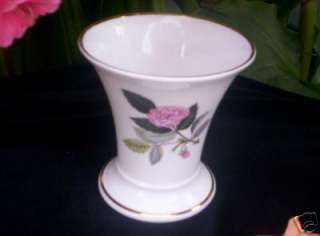 You are bidding on A WEDGWOOD HATHAWAY ROSE #R4317 PATTERN MINI 
