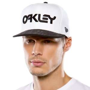  Oakley Factory New Era Mens Casual Hat   Vintage White 