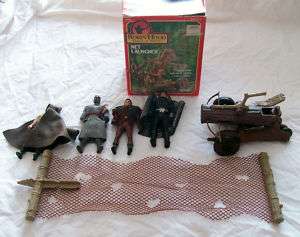 Vtg Robin Hood Prince of Thieves Net Launcher w Figures  