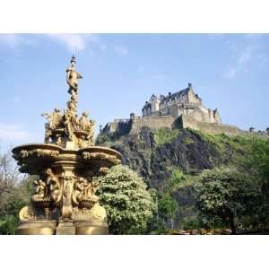 Edinburgh Castle and Water Fountain, Edinburgh, Lothian, Scotland, UK 