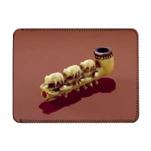  Korvack pipe with carved Polar Bears (ivory)   iPad 